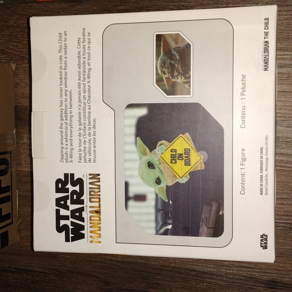 Star Wars Mandelorian Baby Yoda Grogu Child On Board Plush Car Window - Picture 2 of 2